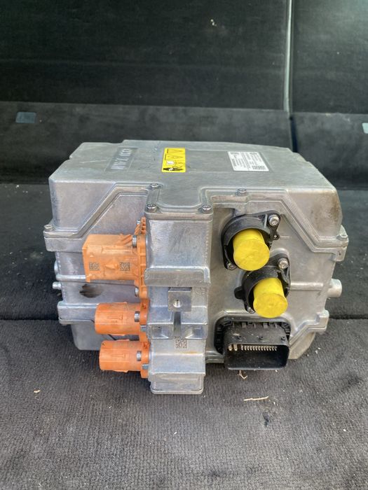 заряден инвертор BMW X5 G05