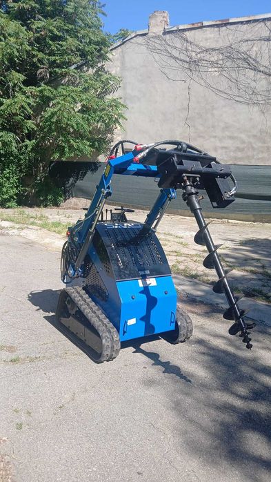 Inchiriere/vanzare  Mini Buldoexcavator cu multiple accesorii incluse