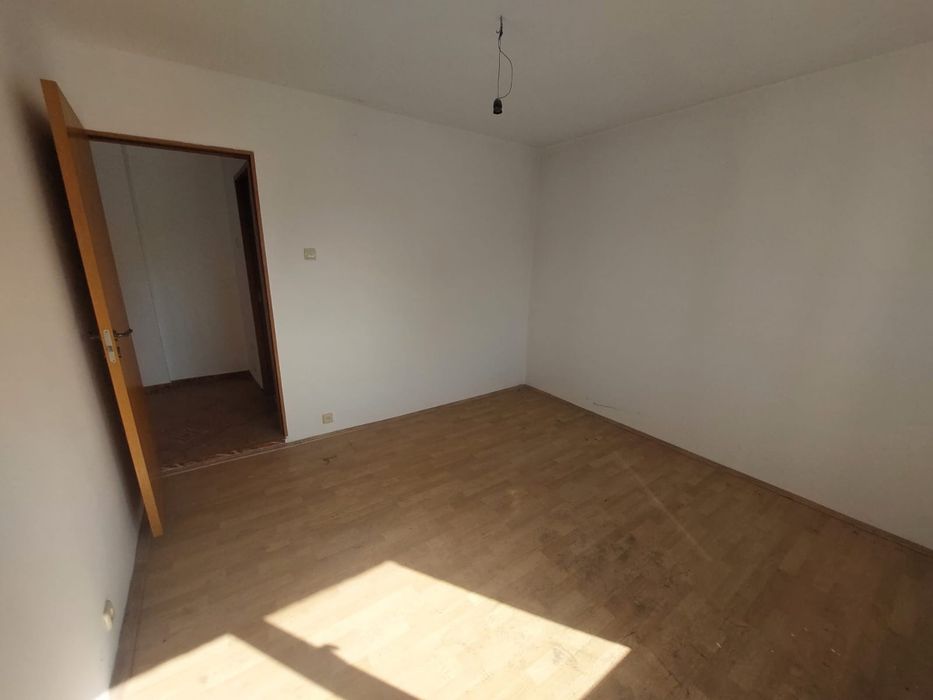 Vand apartament micro 12