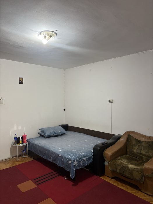 Închiriez garsoniera confort 1