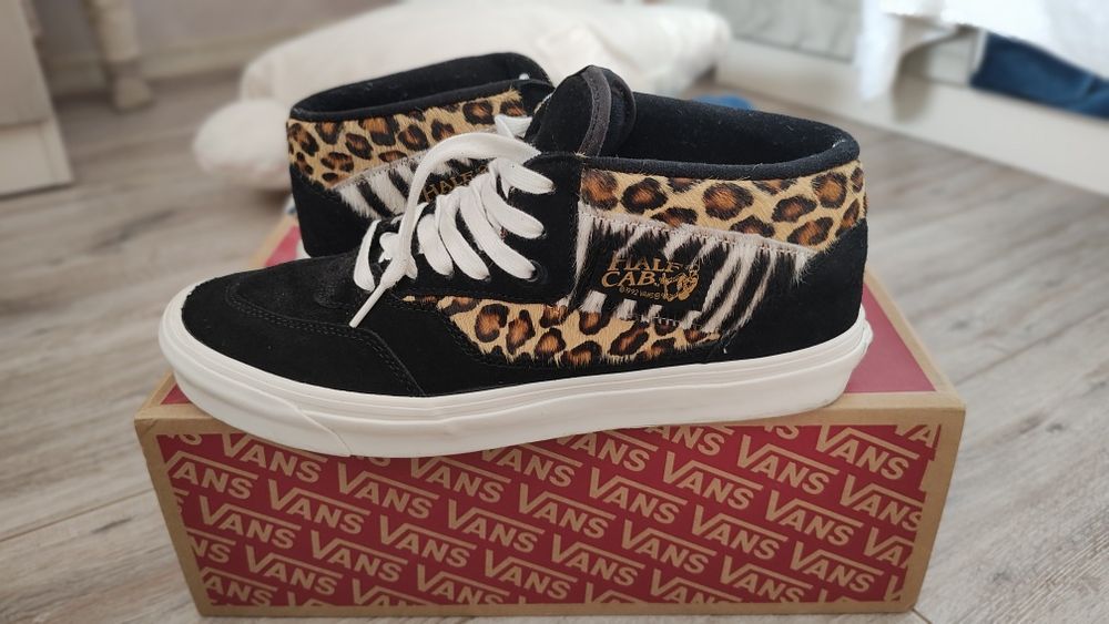 Спорни обувки Vans