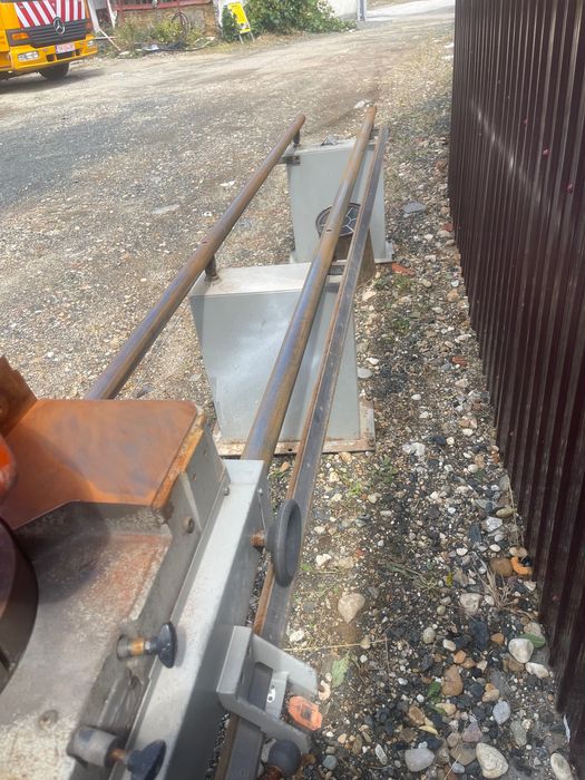 Vând aparat de tăiat la 2 capete tâmplărie pvc