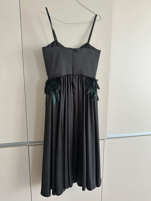 Черна рокля на българския бранд Organza.