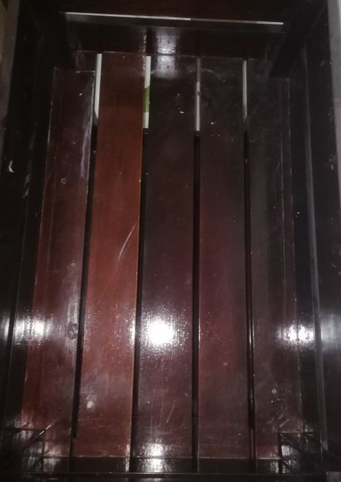 Продам полки для сувиниров