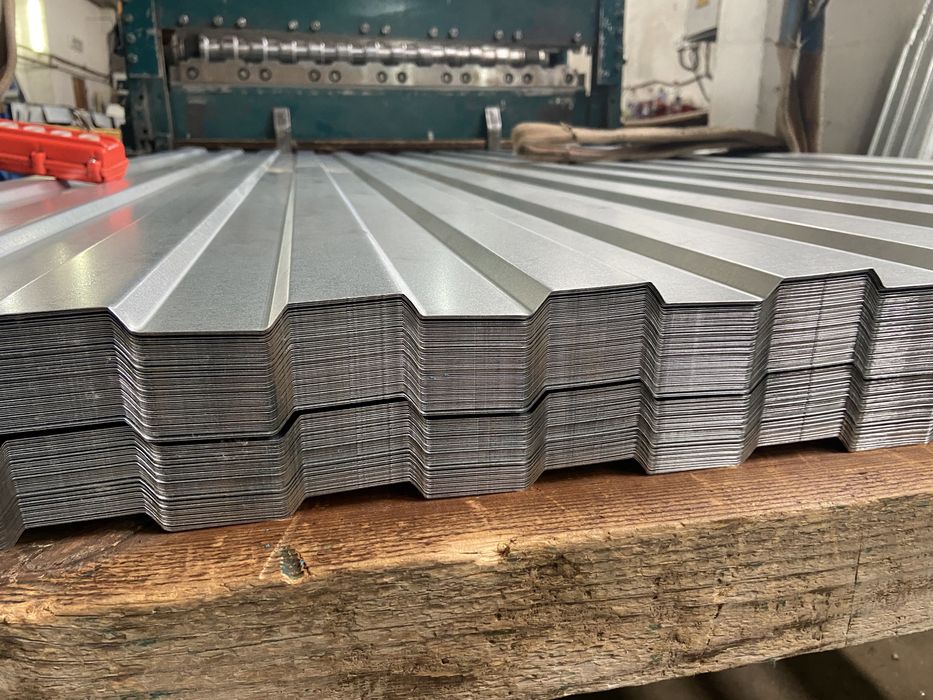 Профлист + конек + карниз