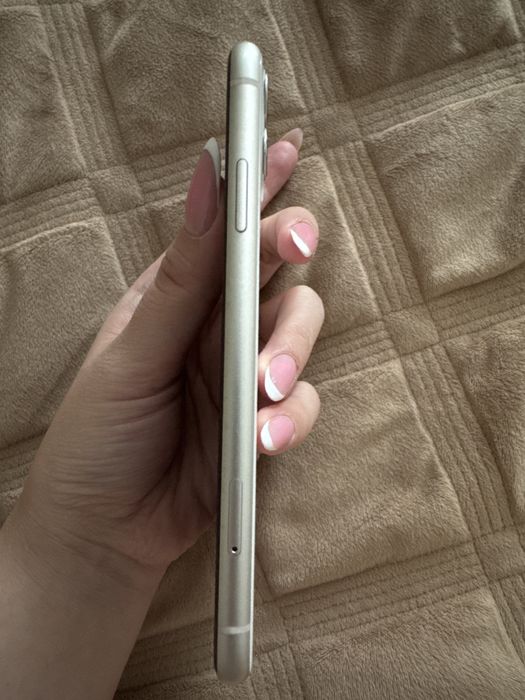 Продаю телефон айфон 11  2021 год , 128 гб