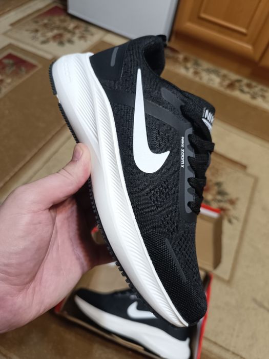 Кроссовки Nike чёрные и серые