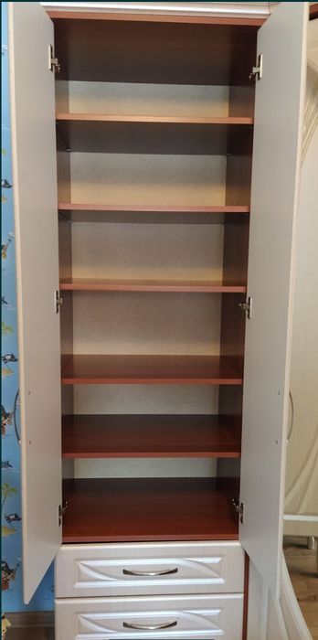 Угловой шкаф продам