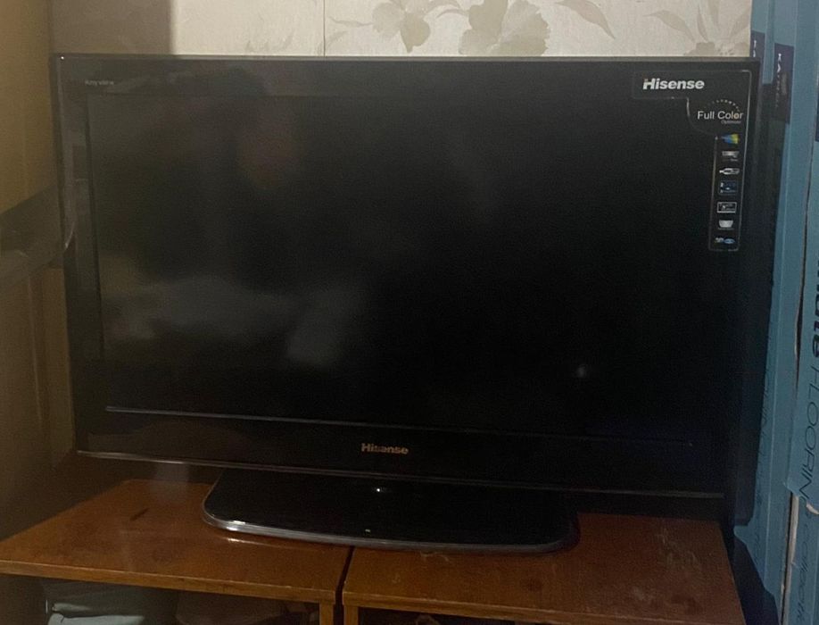 Телевизор  ЖК Hisense 32 на запчасти