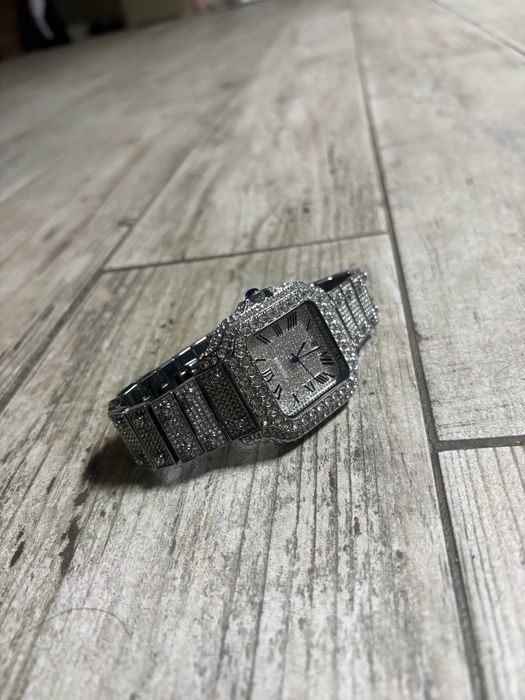 Ceas cu moissanite