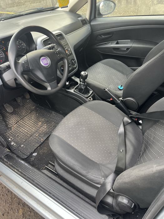 Vand fiat grande punto 2010