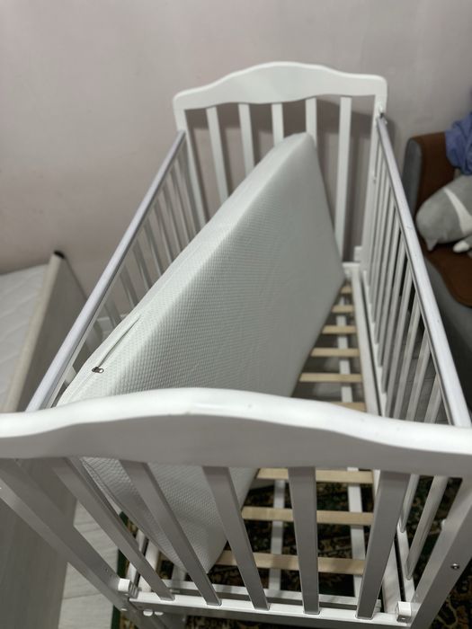 Продам детскую кроватку