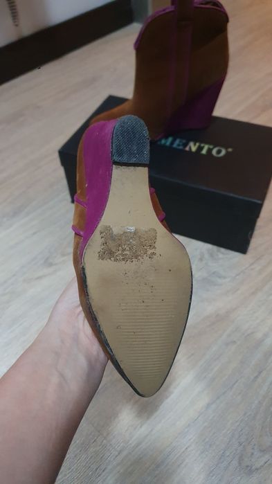 Новые осенние ботинки в стиле казаков