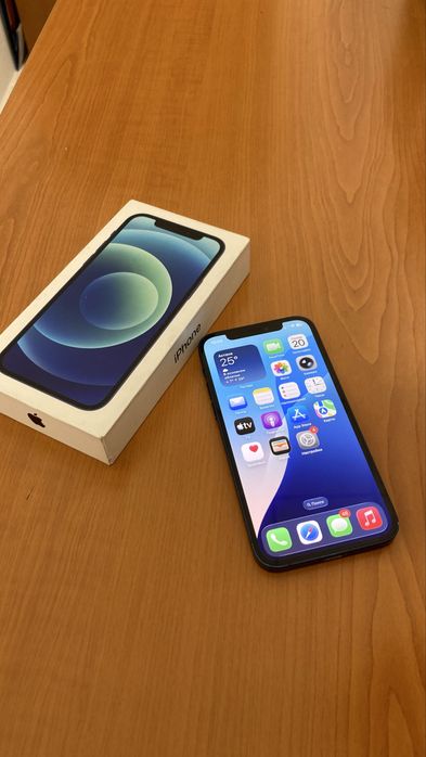 iPhone 12 на 64Гб