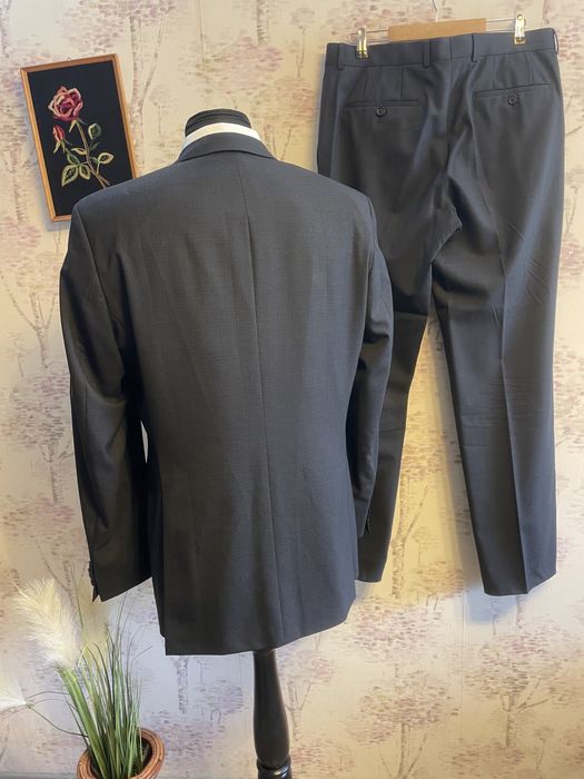 Costum barbati lana pura Hugo Boss L