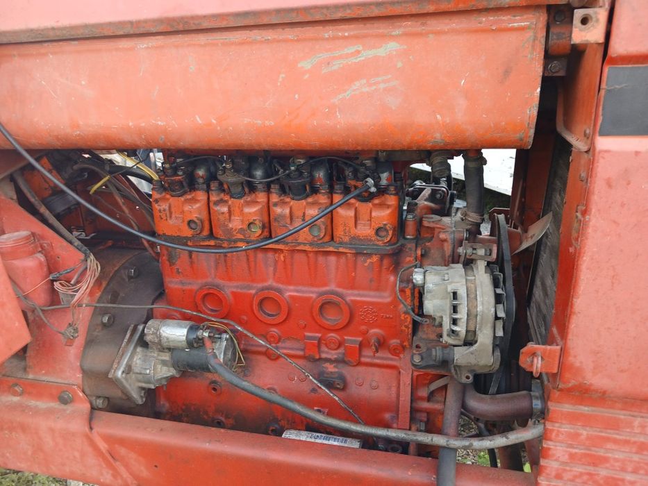 Vând tractor mai multe detalii la telefon