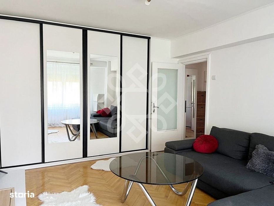 Apartament cu 3 camere de inchiriat pe bld. Stefan cel Mare