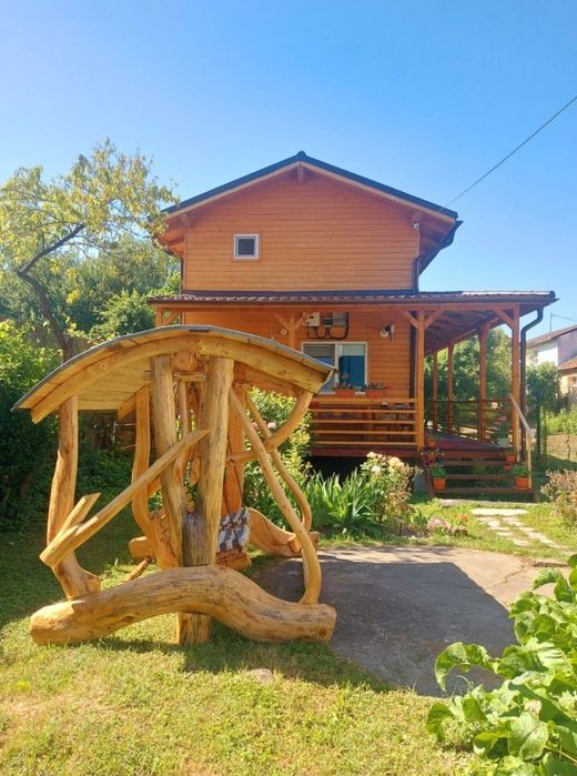 Vând 2 case lângă Cetatea Devei