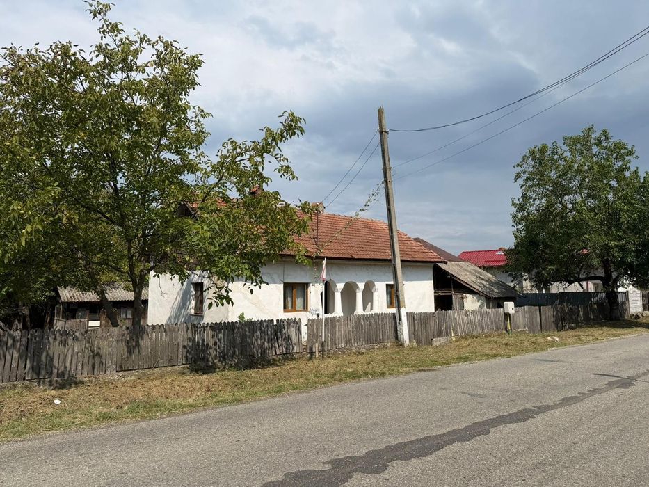 Casa și teren vânzare