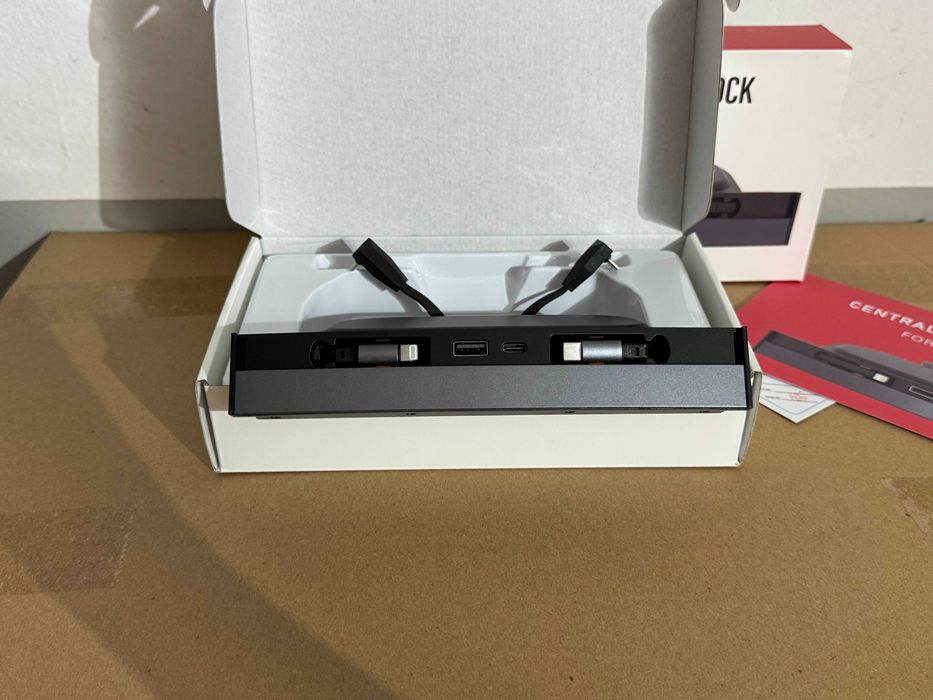 USB Хъб Tesla Model 3 2021–2023 / Model Y 2021–2024 (125W Fast Charge)