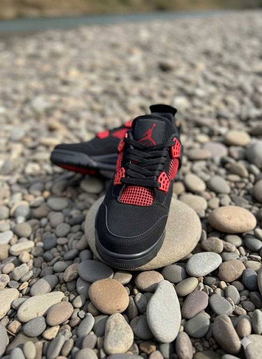 Jordan 4 Retro Red Thunder