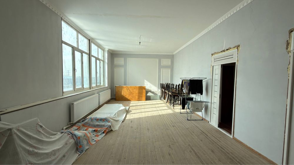 Nazarbek turkistinda uy sotiladi 6.7 sotix