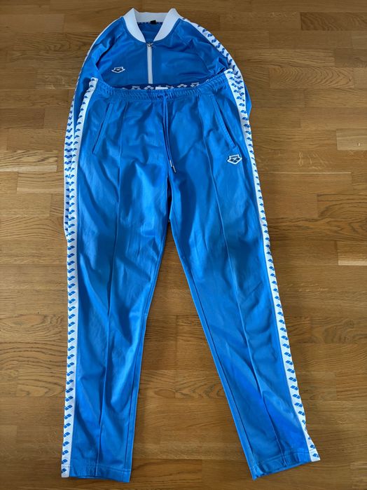 Arena Costum Sportiv