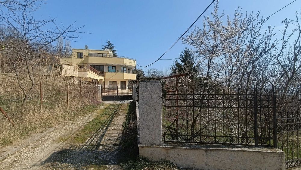 Продава се Къща в Варна, Център - 232 кв.м за 1187 €/кв.м - Снимка #21