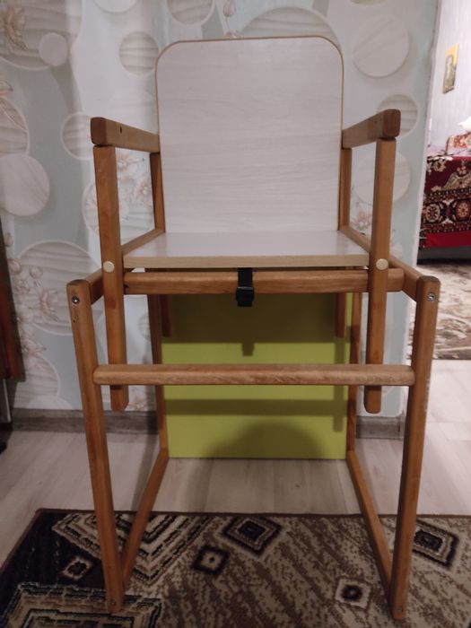 Продам детский столик для кормления