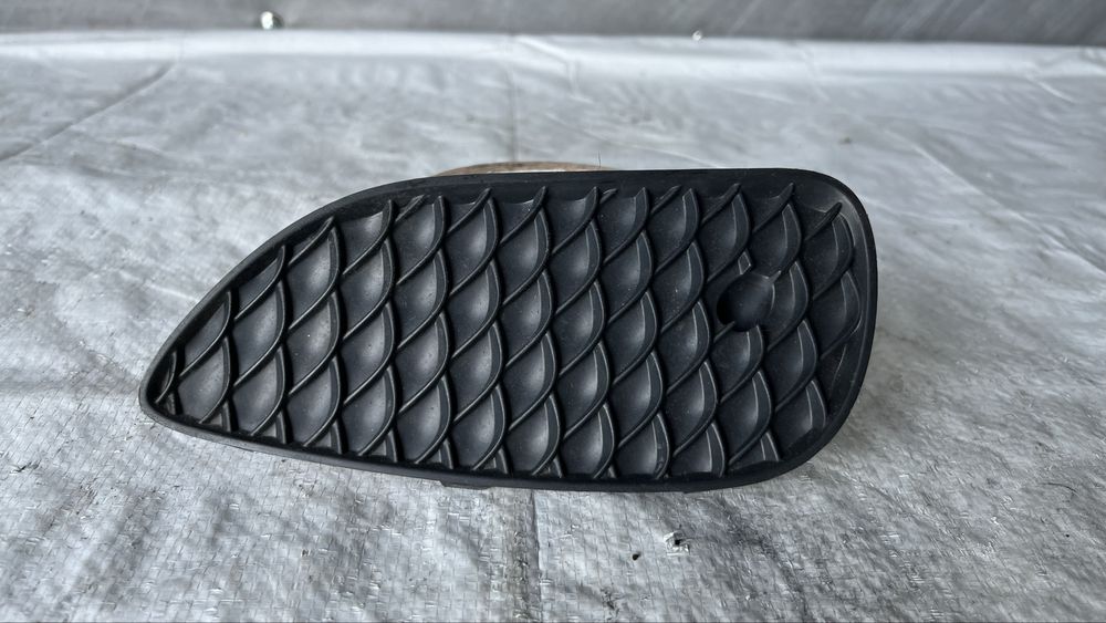 Лява решетка предна броня Mercedes GLA X156