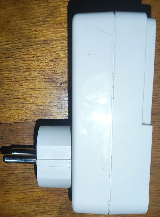 Реле напряжения цифровое с розеткой. Защита от скачков.