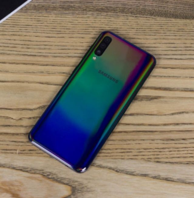 Продам телефон срочно