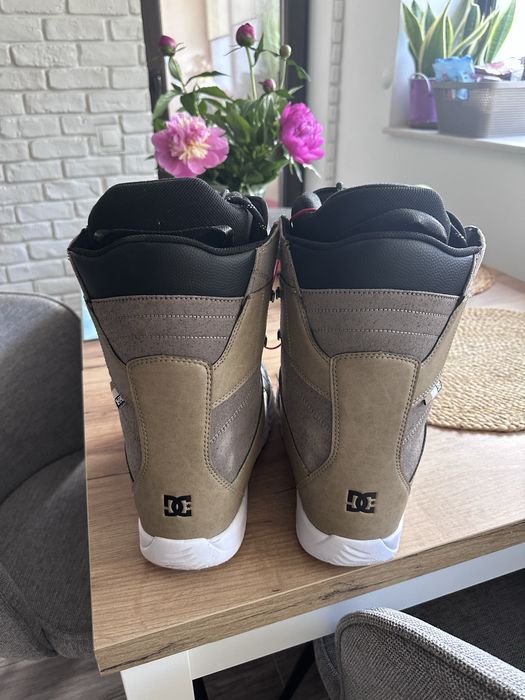 Продавам Snowboard обувки за начинаещи 44 номер