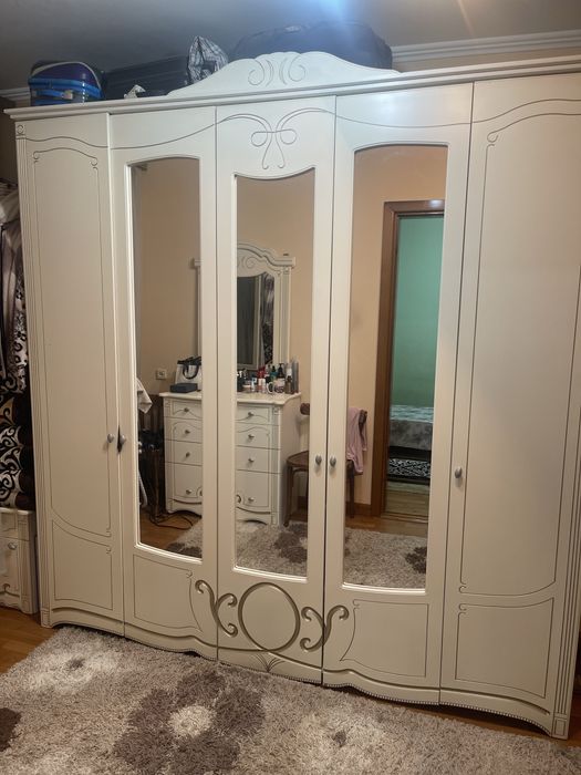 Спальный гарнитур