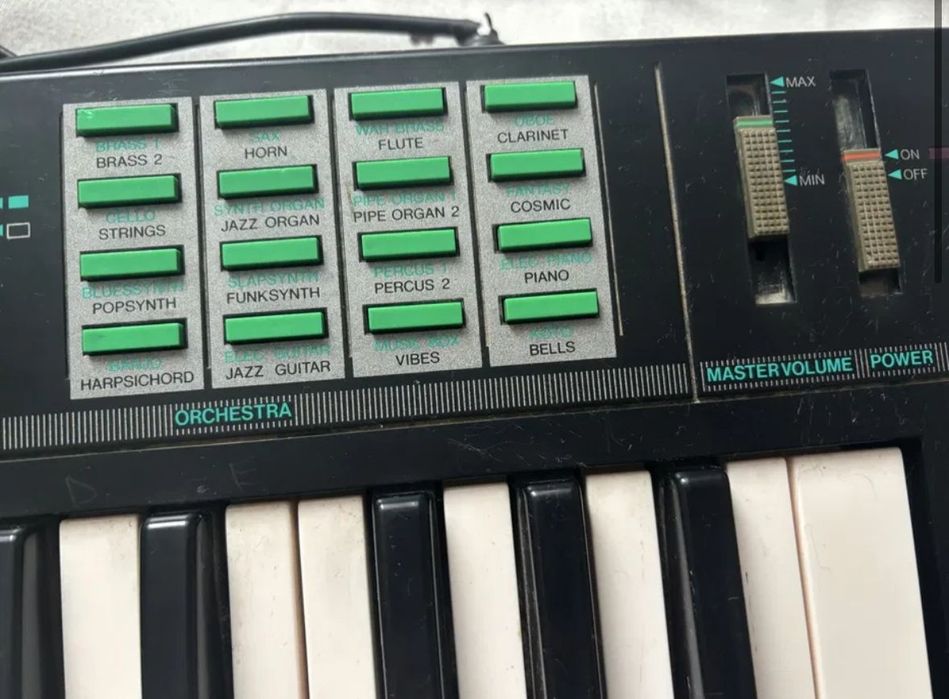 Yamaha PSR-12 синтезатор