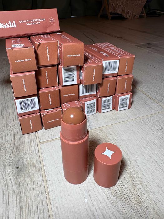Fond de ten Dashl Sculpt Obsession Skinstick culoare Caramel Crush