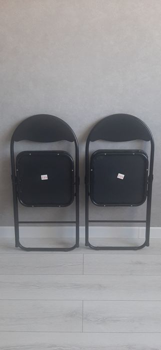 Стулья складные 2штуки.