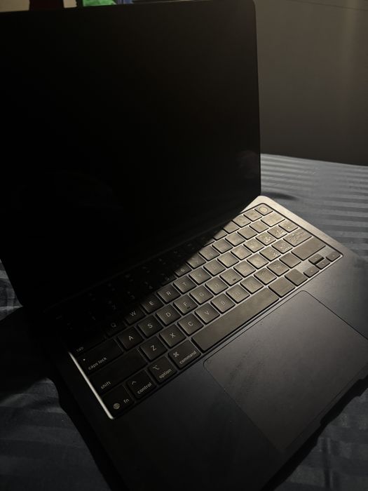 Макбук эйр 13 м4 16/256 macbook air 13 m4