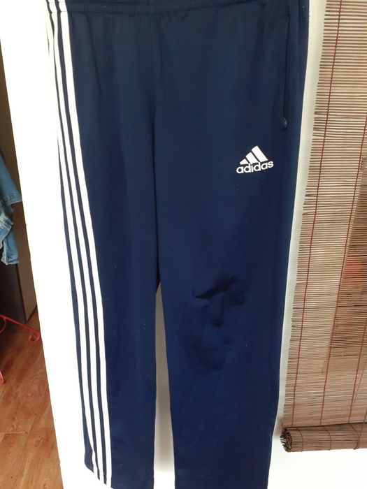 Vînd pantaloni trening mai multe firme originali