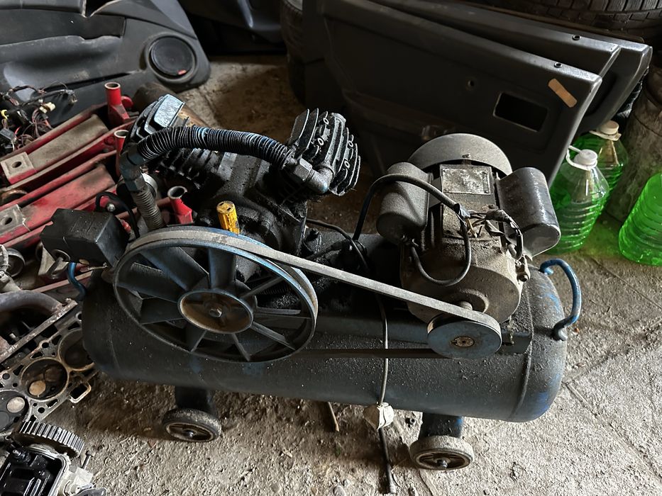 Домкрат,компрессор