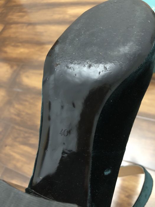 Продаются бархатные туфли