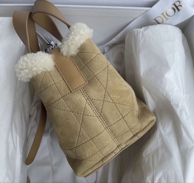 Dior чанта с пух