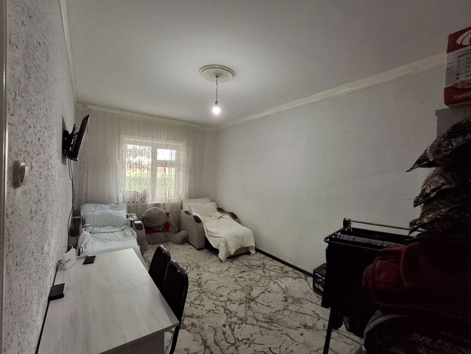 1 xonali kvartira sotiladi,