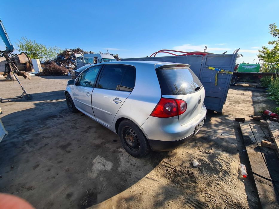 Dezmembram VW Golf 5
