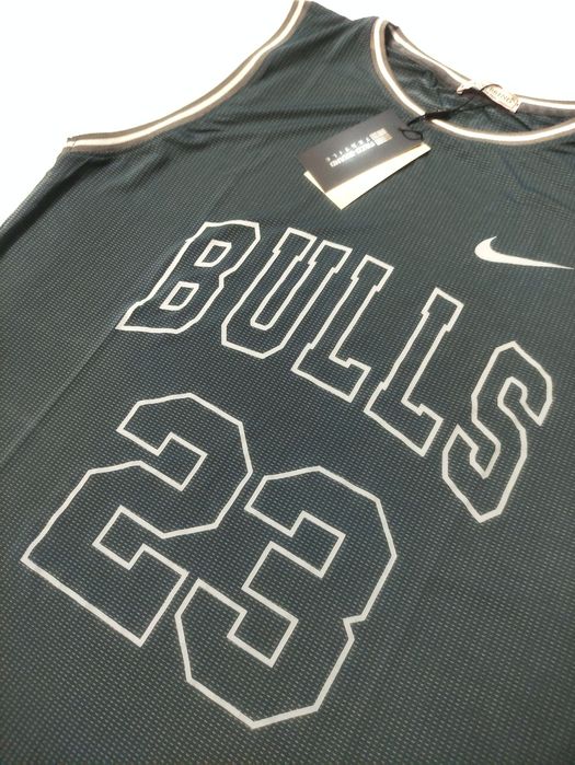 Майка Спортивная Bulls 23. XL. Uzbekistan.