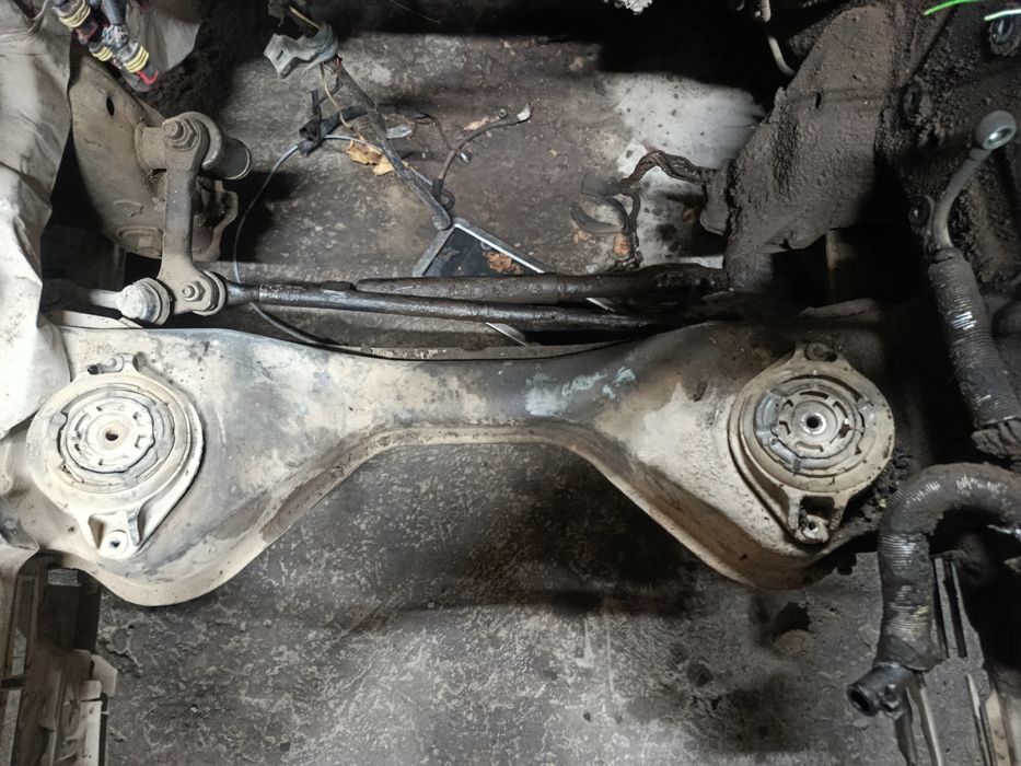 Балка передняя Мерседес w124 m119 V8