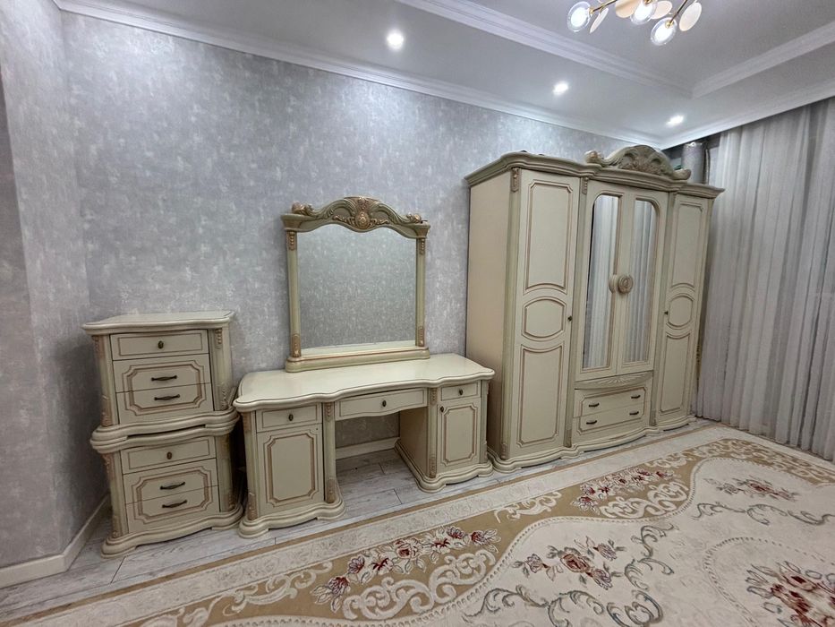 Гарнитур, тумба и комод
