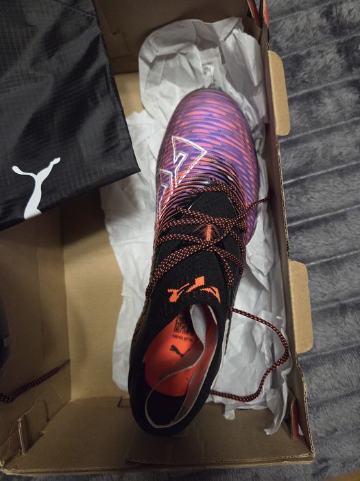 Бутонки Nike, Puma