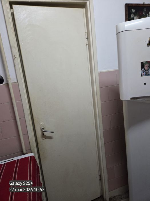 Vând apartament 3 camere Giulesti, parter ,bun si pentru locuit si cabinet avocat,medical .sector 6