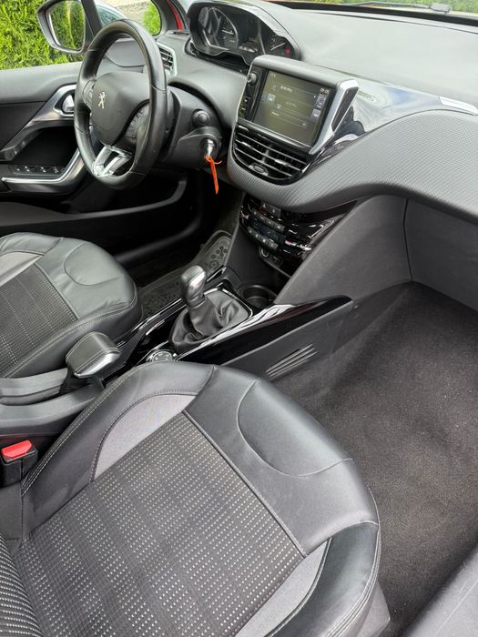 Peugeot 2008 1.2 benzina 110cp euro 6 RCA,impozit mic RATE avans 0